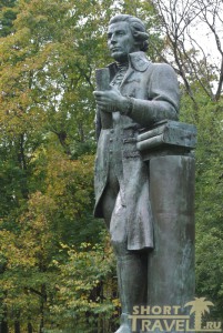 Памятник Андрею Болотову