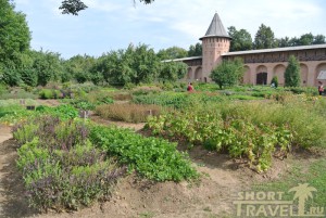 Монастырский сад-огород