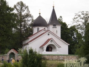 Церковь Троицы на вершине горы